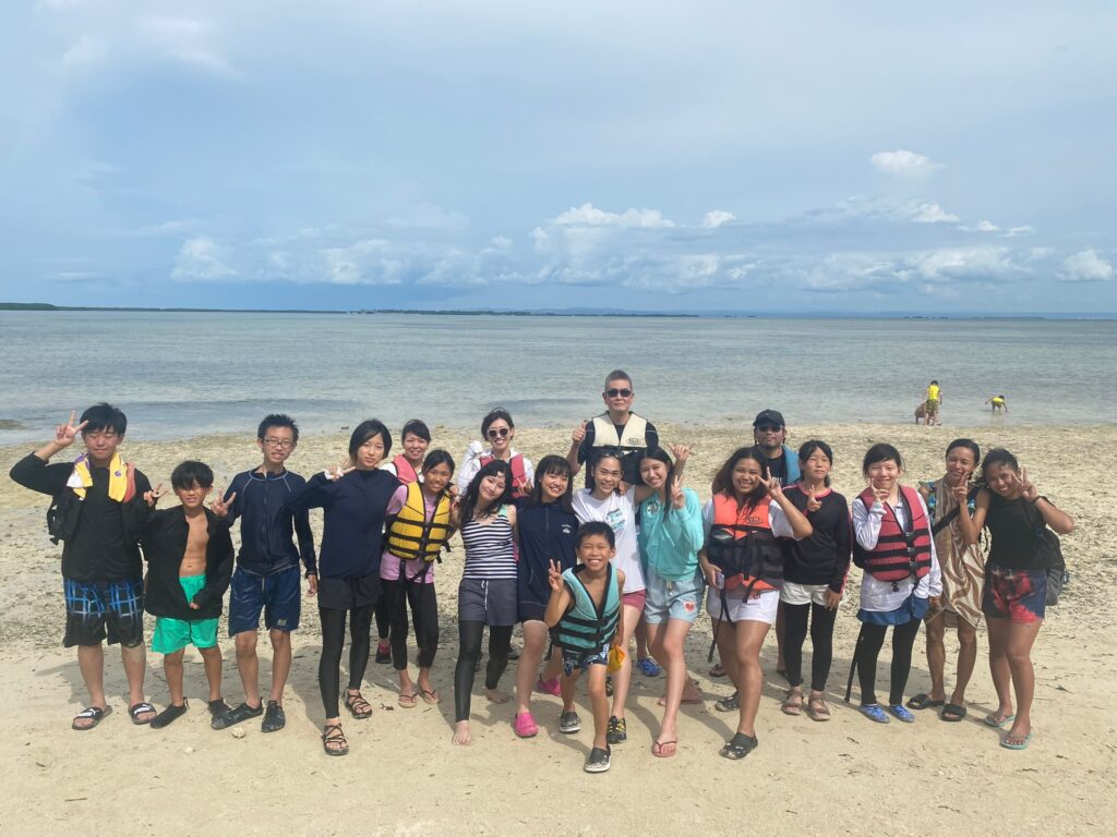 トロピカルビーチスタッフ 英語版 フィリピン留学へのチャレンジは、残りの人生を豊かにするための自信に