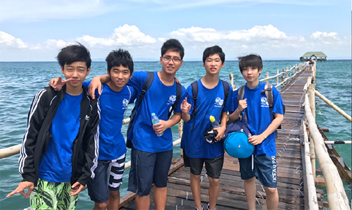 気の合う新しい友人たちと始終楽しく過ごす週末