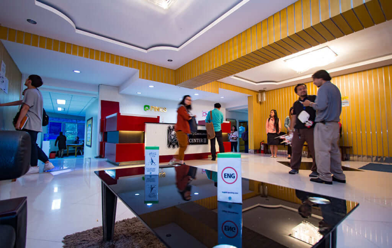 IELTS対策に精通した経験豊富な講師陣が、あなたの学習を徹底サポート！