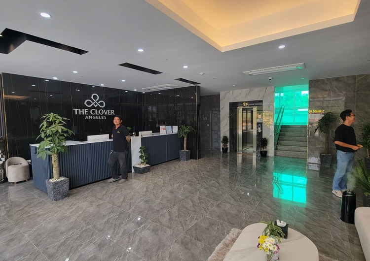 外部ホテル寮ロビー