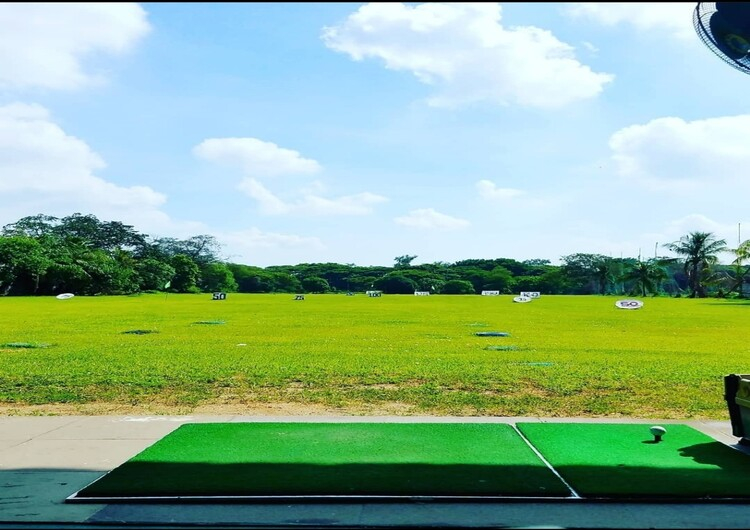 奥行250ヤード ゴルフ練習場